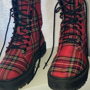 Fashion outwear plaid  boots